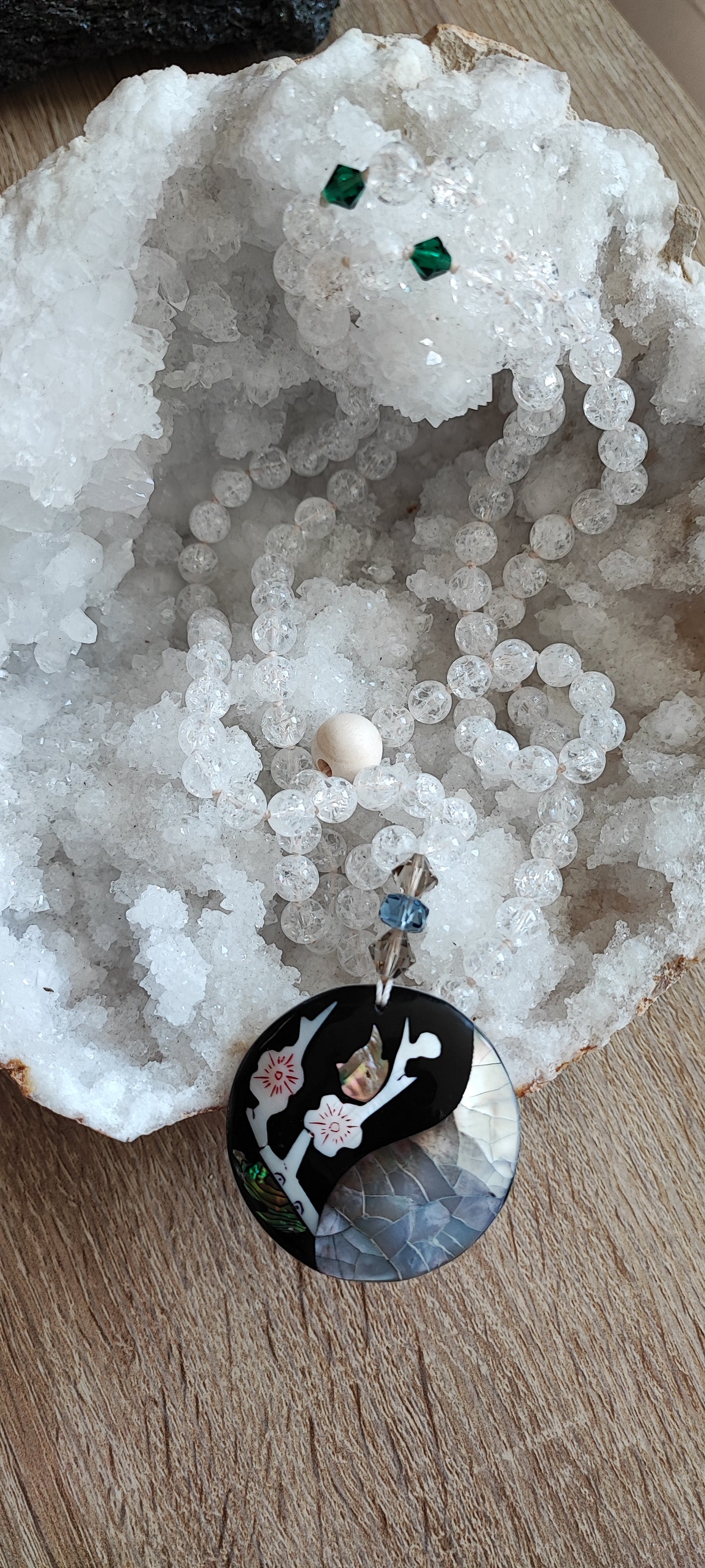 Mala Cristal de roche craqué et pendentif nacre